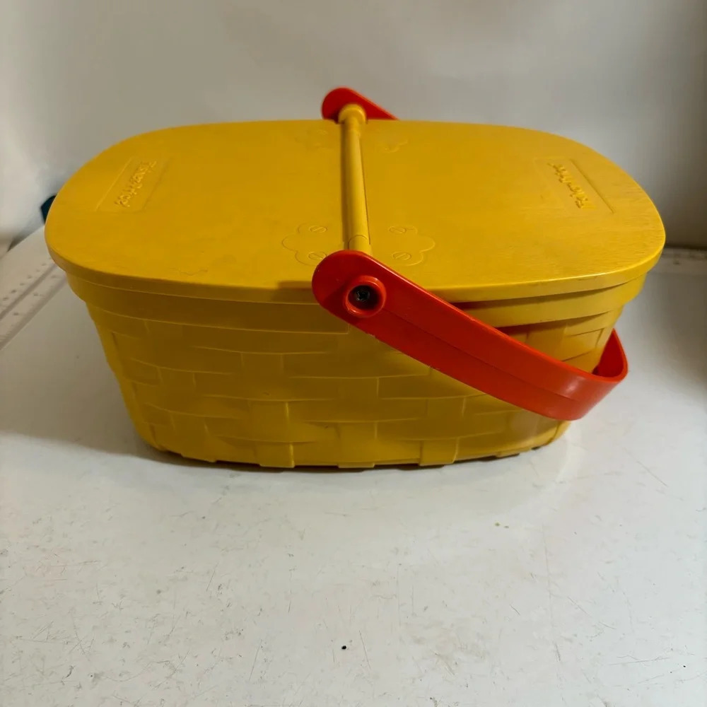 Vintage Fisher-Price  fun with food‎ picnic toy basket 1988